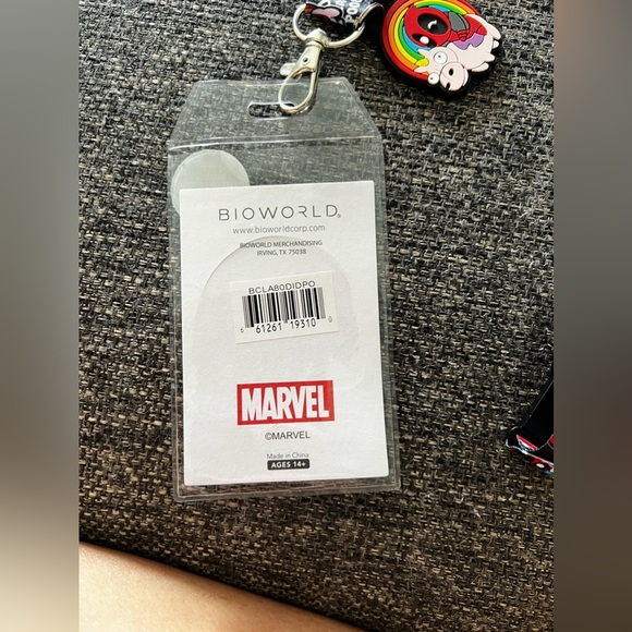 Marvel Deadpool Chibi Lanyard ID Holder With Rubber Charm Pendant And sticker - Picture 5 of 5
